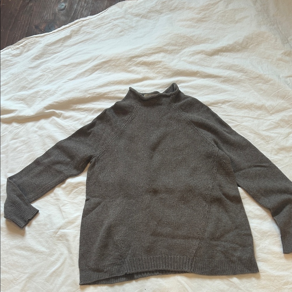 Gray/brown Long Sleeve Sweater